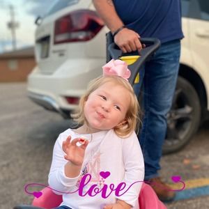 Meet your Posher, Lottie